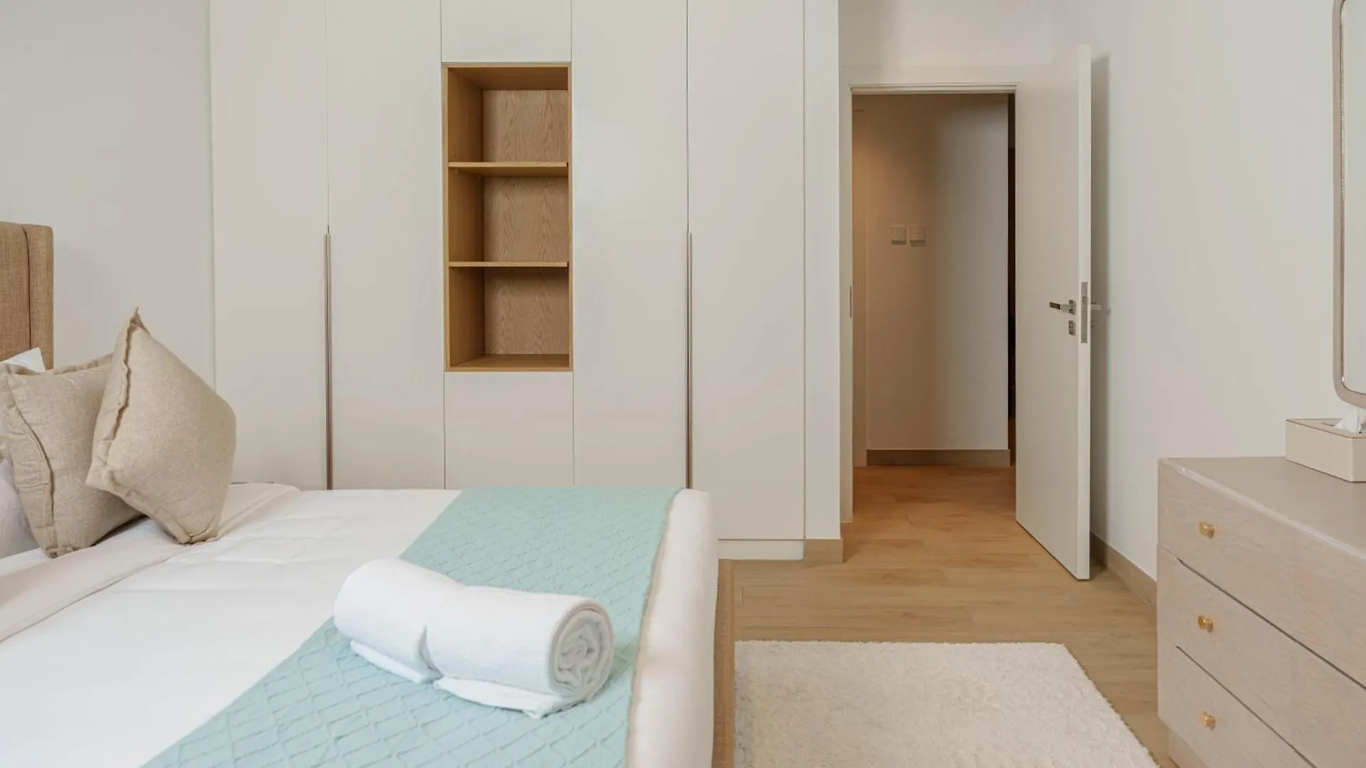 Beyond Stays - Port De La Mer, La Rive 2 Dubai Apartment