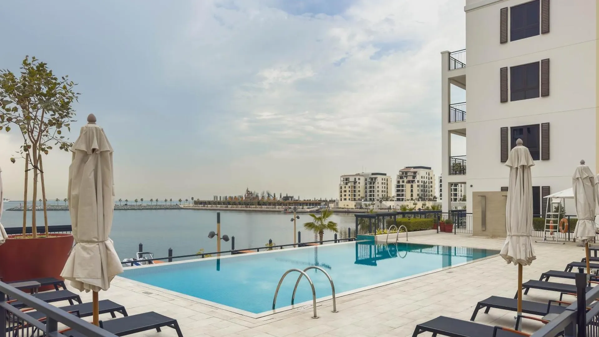 Beyond Stays - Port De La Mer, La Rive 2 Dubai Apartment