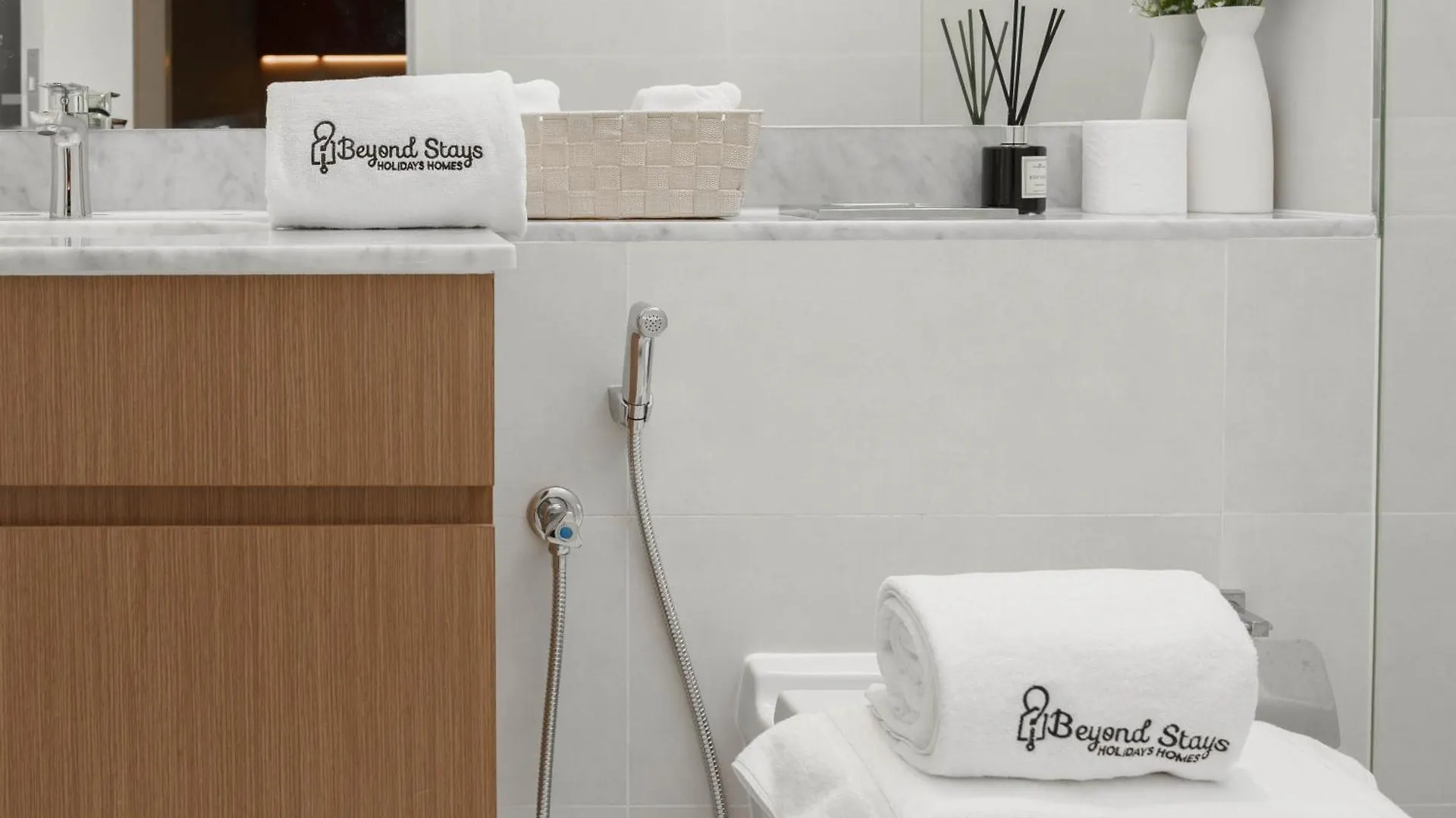 Beyond Stays - Port De La Mer, La Rive 2 Dubai Apartment